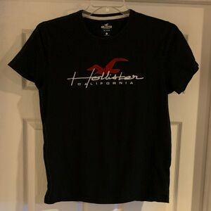 Hollister Black and Red Men's Tee